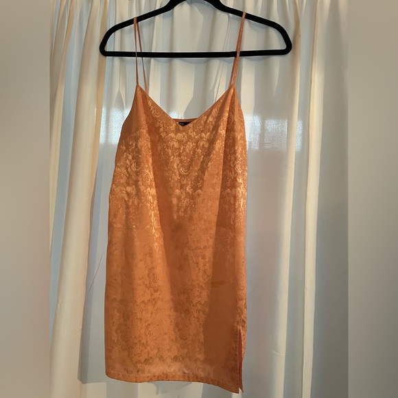 Garage pink mini dress. Perfect for the summer for an effortless beach style - Picture 1 of 3